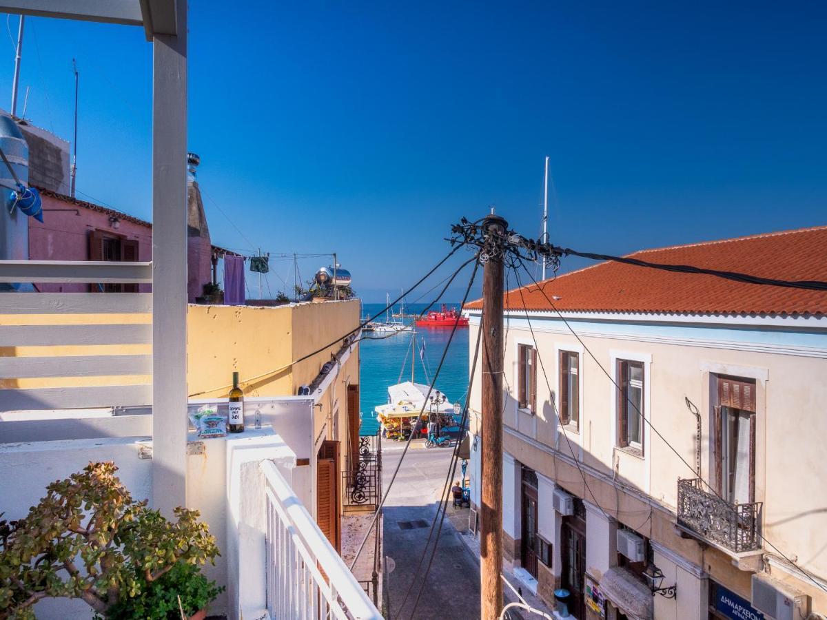 The Roof - Flat Sea View In Aegina Town Apartman Kültér fotó